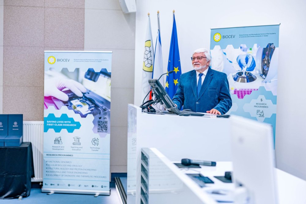 BIOCEV slaví 10 let. Pomáhá s vývojem nových léků i vzděláváním studentů